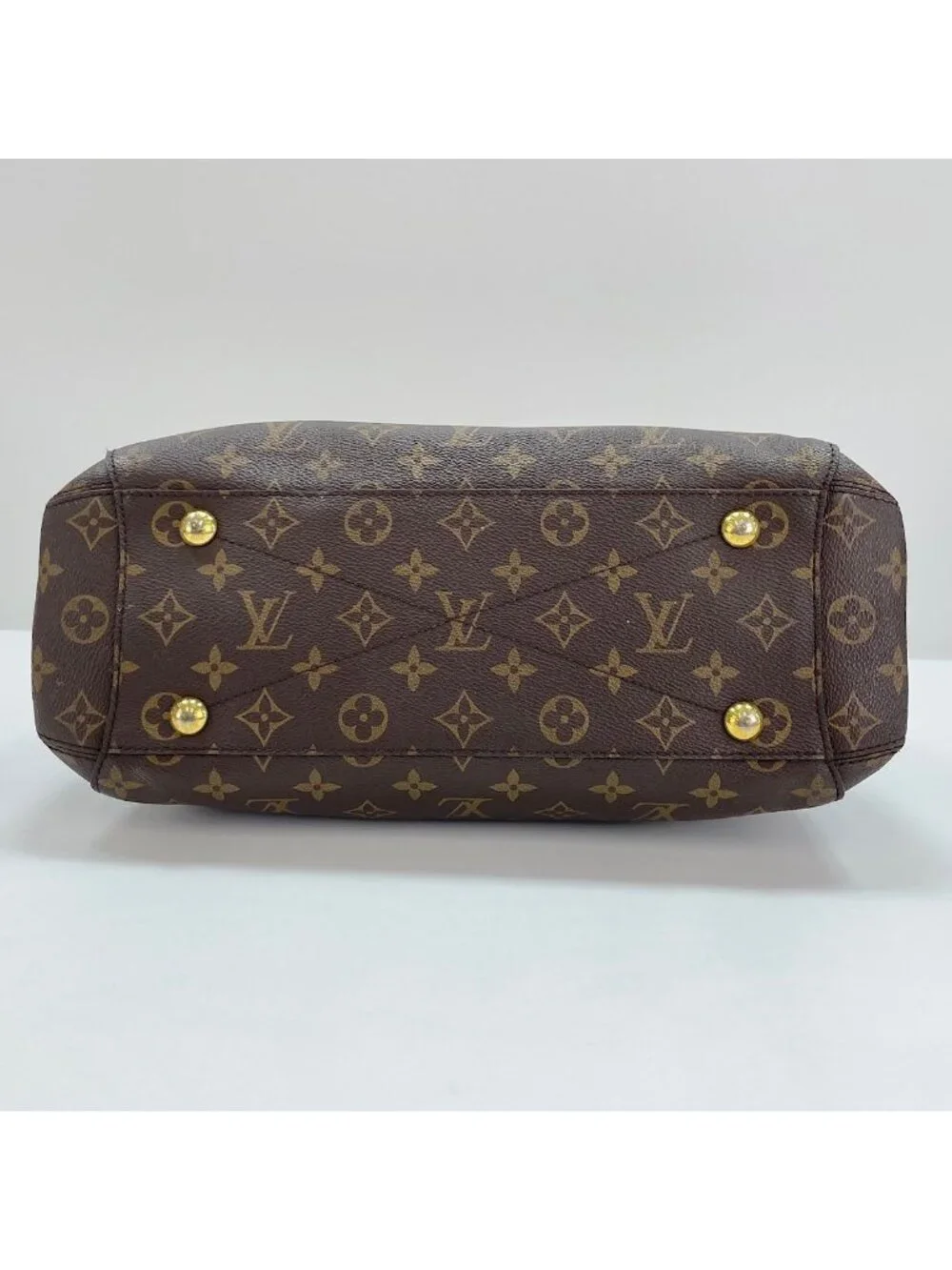 Louis Vuitton Handbag Montaigne MM